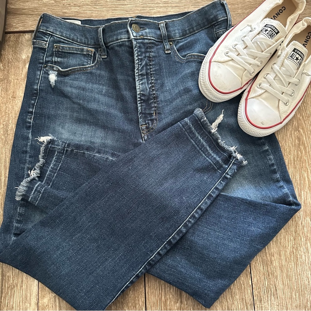 GAP True Skinny Ankle Sky High Distressed Blue Jeans, Size 32/14.